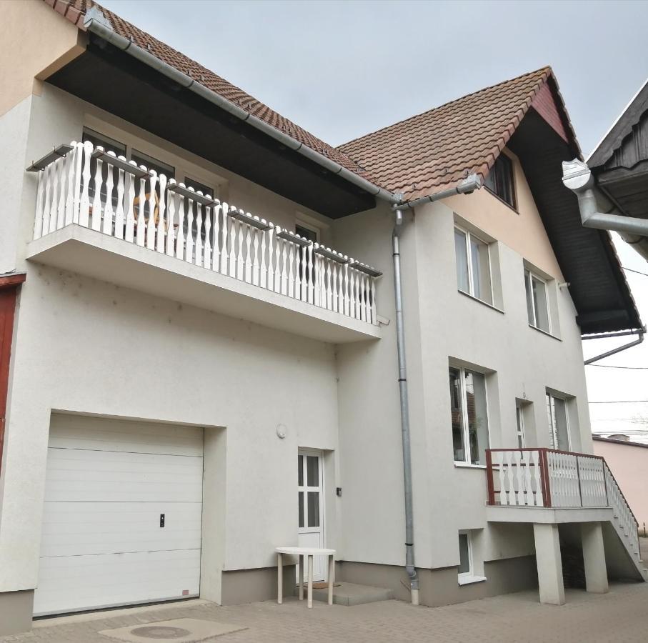Lotus Apartman Odorheiu Secuiesc Exterior foto